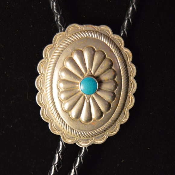 Vintage Navajo Sterling Silver Bolo Tie - Picture 2 of 6